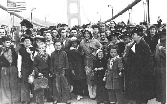 73 Years Ago Today: The Golden Gate Bridge Opened to Pedestrians 